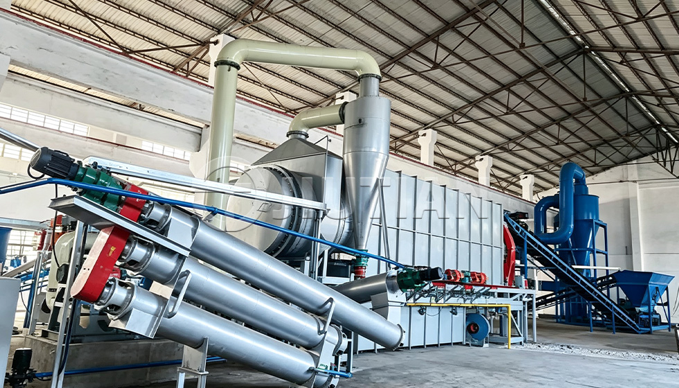 Turning Sawdust into High Performance Biochar via Pyrolysis Technology